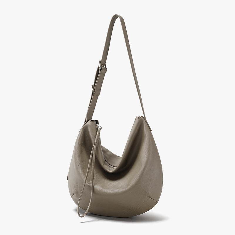 slouchy crossbody bag in genuine leather with adjustable strap